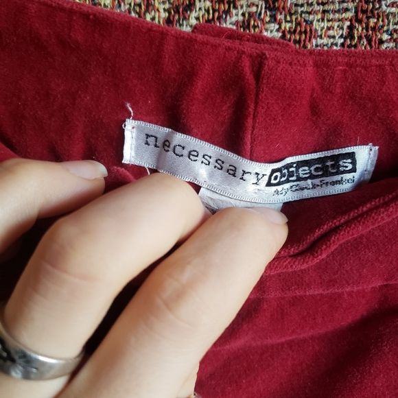 Red velvet shorts - Picture 3 of 3